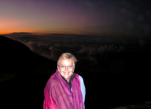 sunrise, fog, hoodie, silhouette, Haleakala, Island, National Park, volcano, sunrise, clouds, woman, shivering, cold, tourist,purple,