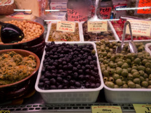 Tuscan fresh olives for sale